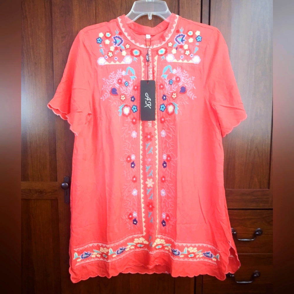 NWT AK Embroidered Floral Blouse Sz S